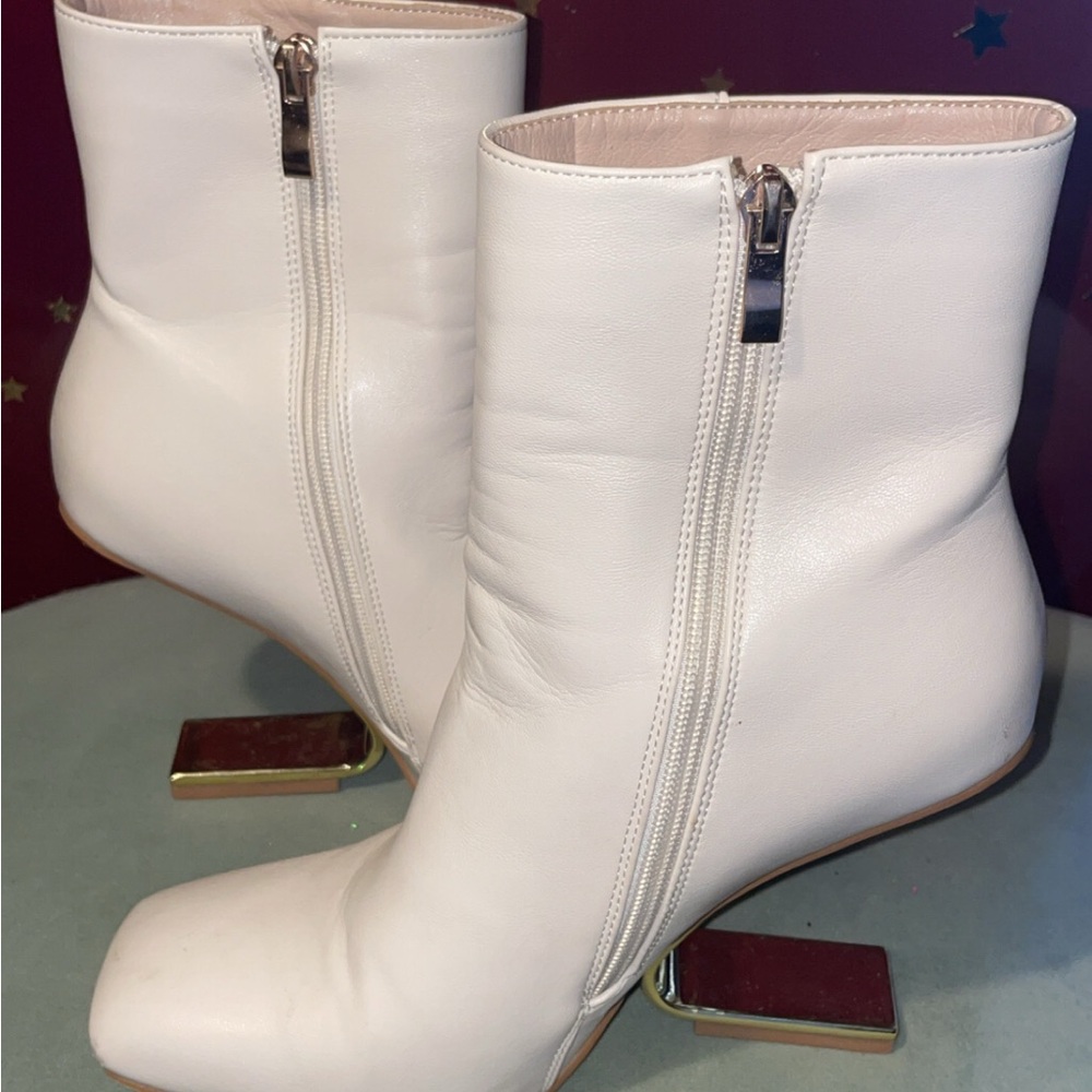 Elegant White Leather Ankle Boots
